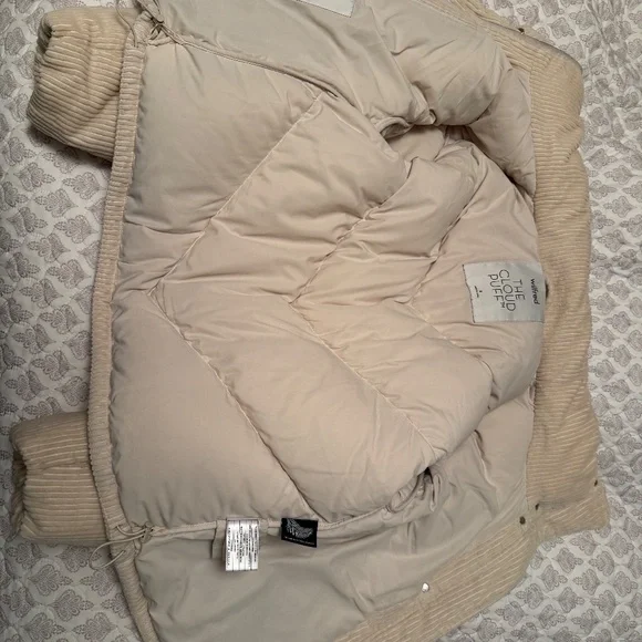 Wilfred The Cloud Puff jacket from Aritzia - goos down fill - Picture 6 of 6